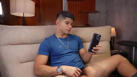 Snapshot of capizzi_ chatting on January 7, 1:41 am David Capizzi online show from January 7, 1:41 am