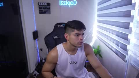 Snapshot of capizzi_ chatting on February 17, 7:31 pm David Capizzi online show from February 17, 7:31 pm