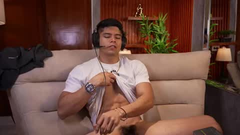 Snapshot of capizzi_ chatting on February 24, 2:04 pm David Capizzi online show from February 24, 2:04 pm