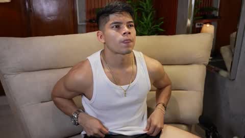 Snapshot of capizzi_ chatting on February 25, 2:32 am David Capizzi online show from February 25, 2:32 am