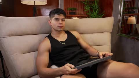 Snapshot of capizzi_ chatting on February 27, 3:39 am David Capizzi online show from February 27, 3:39 am