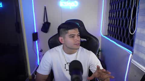 Snapshot of capizzi_ chatting on March 13, 5:36 am David Capizzi online show from March 13, 5:36 am