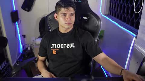 Snapshot of capizzi_ chatting on March 17, 5:00 am David Capizzi online show from March 17, 5:00 am