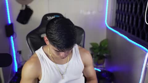 Snapshot of capizzi_ chatting on March 27, 3:23 am David Capizzi online show from March 27, 3:23 am