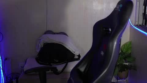 Snapshot of capizzi_ chatting on April 1, 2:34 am David Capizzi online show from April 1, 2:34 am