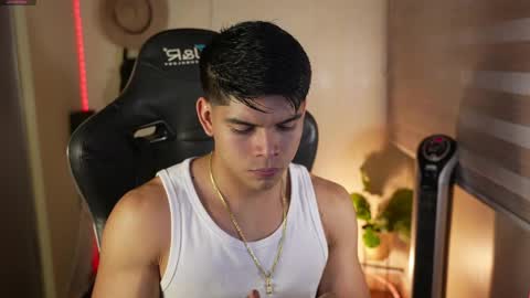 Snapshot of capizzi_ chatting on April 12, 3:22 am David Capizzi online show from April 12, 3:22 am