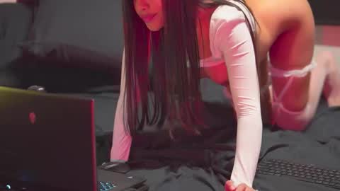 Snapshot of capriciousqueen chatting on September 22, 11:29 pm Miyah online show from September 22, 11:29 pm