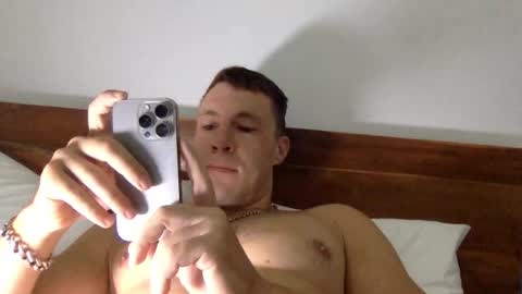 Snapshot of capt_oliver chatting on September 30, 4:28 am follow my twitter  online show from September 30, 4:28 am