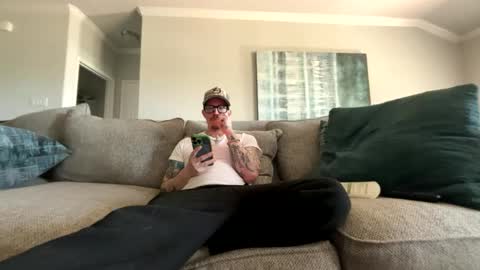 Captaincumgun online show from April 2, 6:16 pm