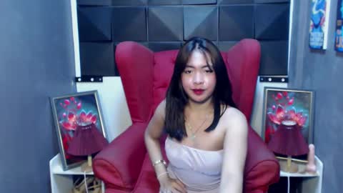 Snapshot of captivatingyumi chatting on February 10, 3:13 am Yumi Aera online show from February 10, 3:13 am