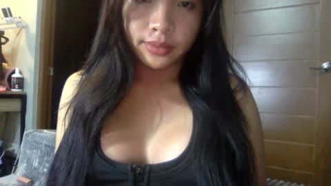 Snapshot of captivatingyumi chatting on June 27, 9:25 am Yumi Aera online show from June 27, 9:25 am