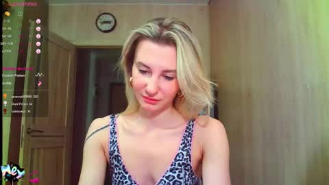 Snapshot of caramel_pie_ chatting on January 16, 9:30 pm caramel online show from January 16, 9:30 pm