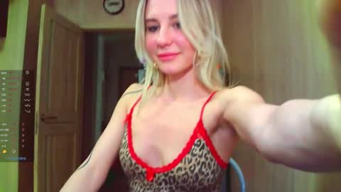 Snapshot of caramel_pie_ chatting on February 9, 9:41 pm caramel online show from February 9, 9:41 pm