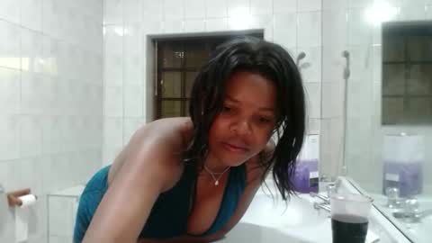 fifi online show from April 12, 7:41 pm