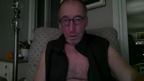 Caressluving online show from November 12, 3:18 am