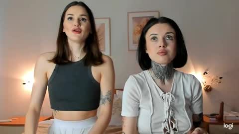 caressyourself online show from January 12, 8:14 am