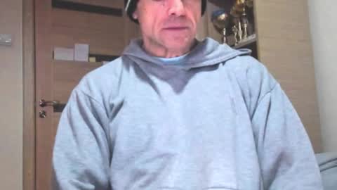 Laz online show from November 18, 2:21 pm