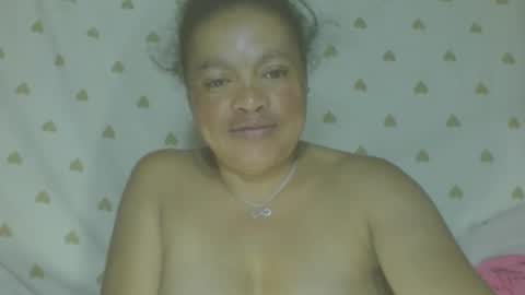 Snapshot of carinesexy69 chatting on June 6, 11:53 pm carinesexy69 online show from June 6, 11:53 pm