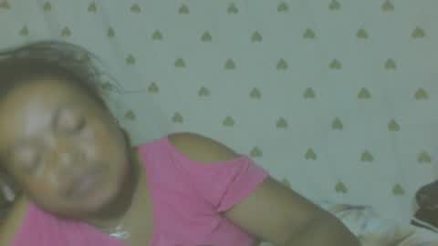 Snapshot of carinesexy69 chatting on June 11, 9:24 pm carinesexy69 online show from June 11, 9:24 pm