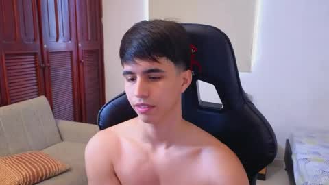 carl_dixon online show from May 21, 6:37 pm