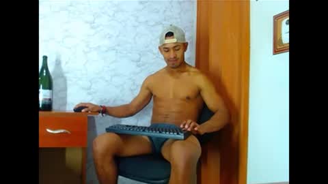 carl_jhonson1 online show from December 26, 2:37 pm