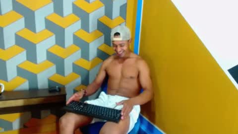 carl_jhonson1 online show from December 30, 7:11 pm