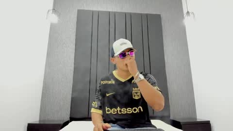 Carl online show from May 4, 3:52 pm