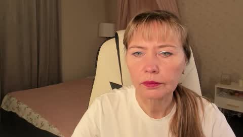 Carla Vogue online show from November 5, 3:17 am