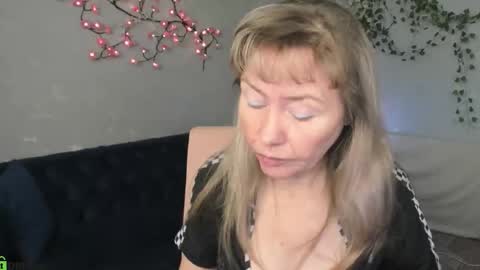 Carla Vogue online show from November 23, 3:06 am