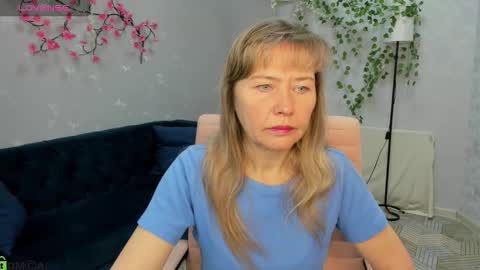 Carla Vogue online show from November 29, 2:58 am