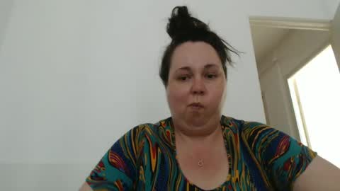Snapshot of carlaruth chatting on June 15, 7:32 am Carlaruth online show from June 15, 7:32 am