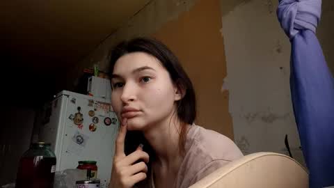 Snapshot of carlinematsuzaki chatting on February 12, 1:06 pm Jessie online show from February 12, 1:06 pm