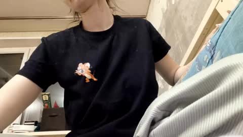 Snapshot of carlinematsuzaki chatting on February 28, 9:27 pm Jessie online show from February 28, 9:27 pm