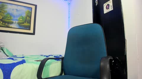 Snapshot of carlitosex09 chatting on December 8, 5:29 am master online show from December 8, 5:29 am