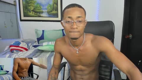 Snapshot of carlitosex09 chatting on February 1, 5:39 am master online show from February 1, 5:39 am
