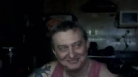 Snapshot of carlos712009 chatting on February 15, 6:32 am carlos712009 online show from February 15, 6:32 am