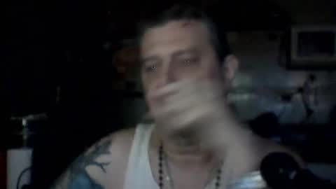 Snapshot of carlos712009 chatting on February 17, 3:47 am carlos712009 online show from February 17, 3:47 am