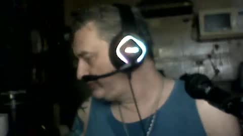 Snapshot of carlos712009 chatting on February 24, 4:32 am carlos712009 online show from February 24, 4:32 am