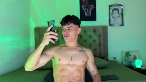 carloshero69 online show from November 27, 1:46 pm