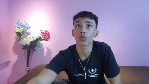 Snapshot of carloshot_01 chatting on December 1, 1:16 pm carloshot_01 online show from December 1, 1:16 pm