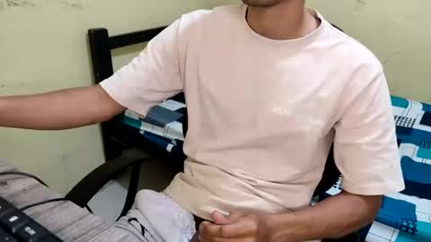 Snapshot of carlossmi01 chatting on February 15, 2:33 pm carlossmi01 online show from February 15, 2:33 pm