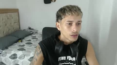 Snapshot of carlossmi01 chatting on October 9, 2:04 pm carlossmi01 online show from October 9, 2:04 pm