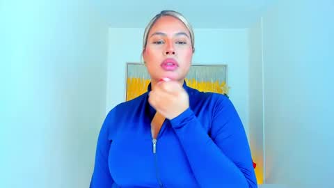 Snapshot of carlota_peach chatting on December 17, 12:11 pm Andrea online show from December 17, 12:11 pm