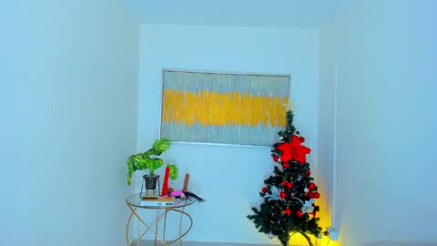 Snapshot of carlota_peach chatting on December 27, 7:24 pm Andrea online show from December 27, 7:24 pm