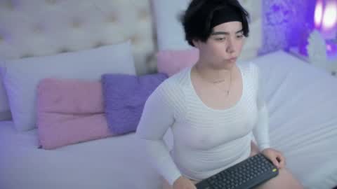 Snapshot of carly_lopez18 chatting on April 10, 3:45 am carly_lopez18 online show from April 10, 3:45 am