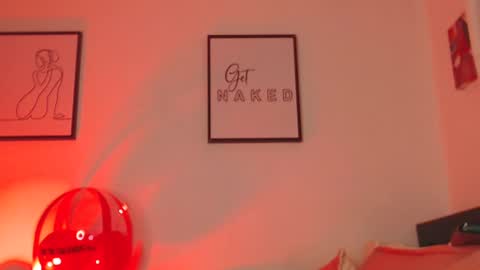 Littlecarly  online show from February 25, 5:19 am