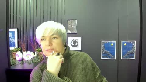 Carmen online show from December 21, 8:38 pm