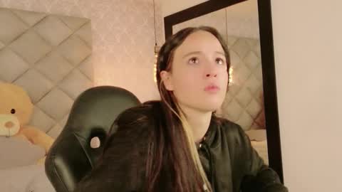 caro_adams1 online show from December 5, 10:35 am