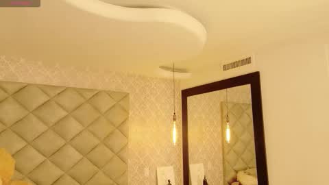 caro_adams1 online show from February 12, 10:32 am