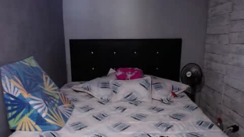 Caro milf  online show from November 8, 7:01 pm